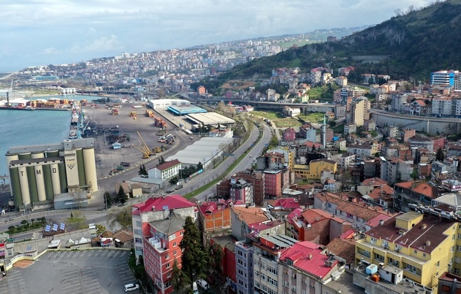 Sokağa çıkma yasağıyla Trabzon sessizliğe büründü 15