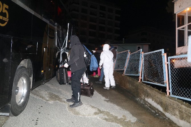Ukraynadan getirilen 142 Türk vatandaşı Rize'de yurda yerleştirildi 17