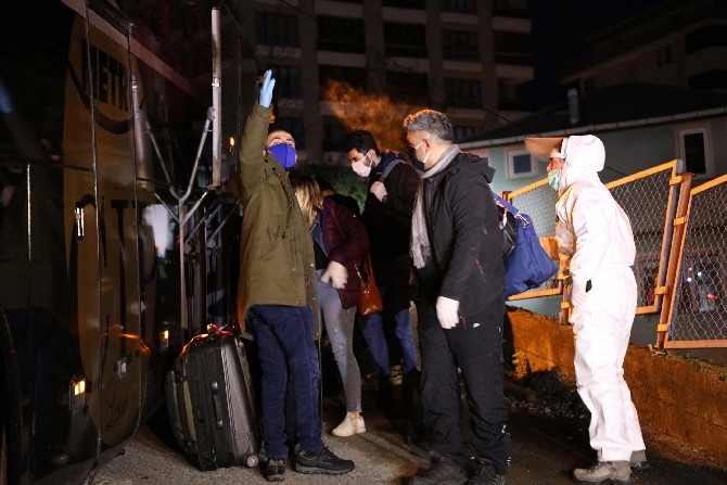 Ukraynadan getirilen 142 Türk vatandaşı Rize'de yurda yerleştirildi 2