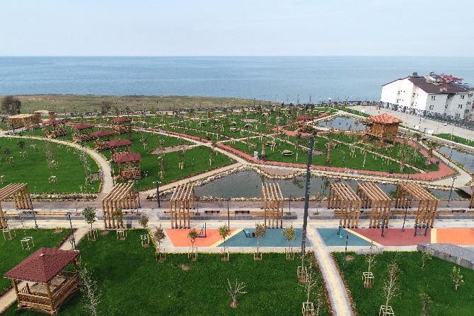 Trabzon'un deniz manzaralı Millet Bahçesi tamamlandı 1