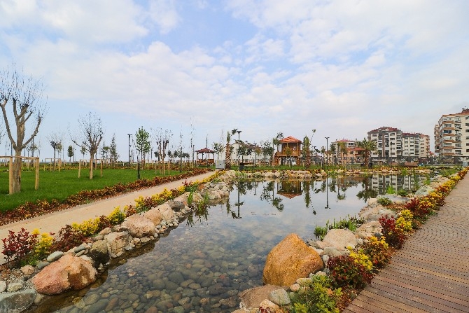 Trabzon'un deniz manzaralı Millet Bahçesi tamamlandı 8