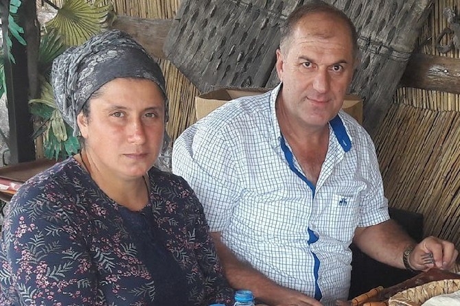 Rize'de silahlı kavgada ölen muhtar, eşi ve akrabası defnedildi 10