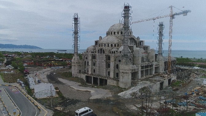 Doğu Karadeniz’in en büyük cami ve külliyesinin yapımı sürüyor 7