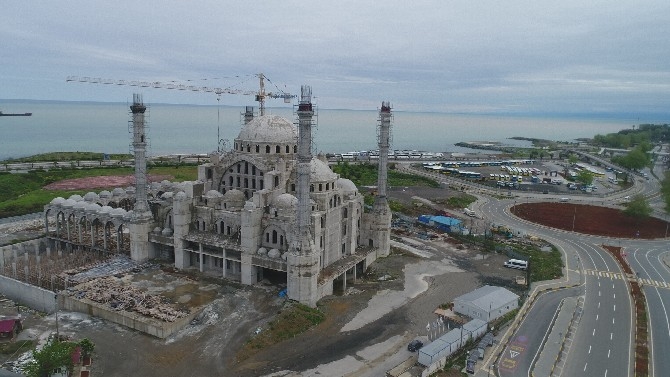 Doğu Karadeniz’in en büyük cami ve külliyesinin yapımı sürüyor 8