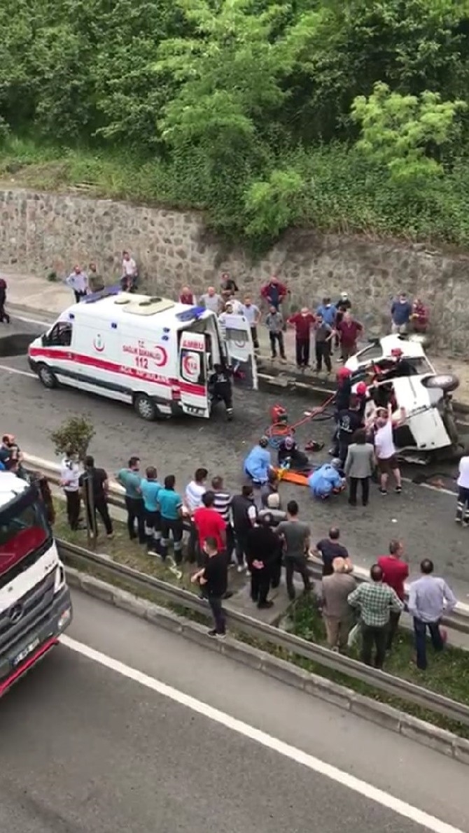 Trabzon'da trafik kazası:1 ölü, 4 yaralı 6