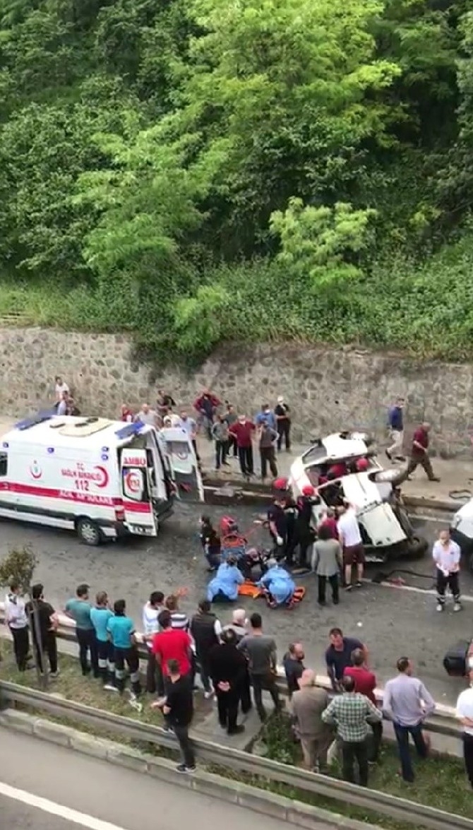 Trabzon'da trafik kazası:1 ölü, 4 yaralı 7