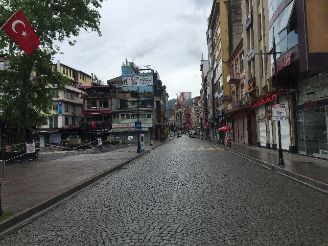 Sokağa çıkma kısıtlaması nedeniyle Rize'de sessizlik hakim 50