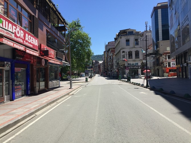 Rize'de sokağa çıkma kısıtlamasının 4. gününde de sokaklar boş kald 15