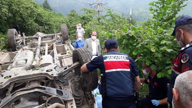 Uçuruma devrilen kamyonetin sürücüsü hayatını kaybetti 9