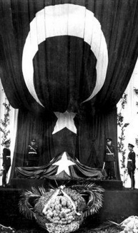 Atatürk'ün cenaze töreninden bilinmeyen fotoğraflar 17