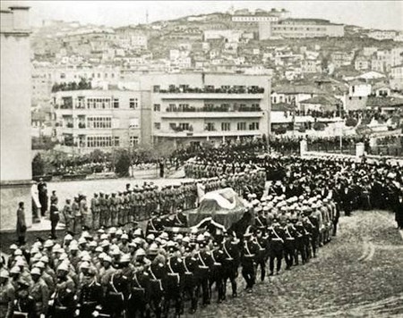 Atatürk'ün cenaze töreninden bilinmeyen fotoğraflar 7