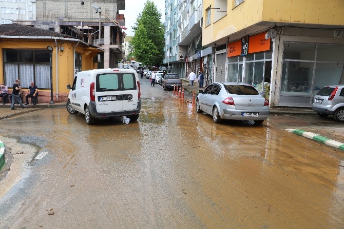 İyidere'de Şiddetli Yağış 15 İş Yerini Su Bastı 11