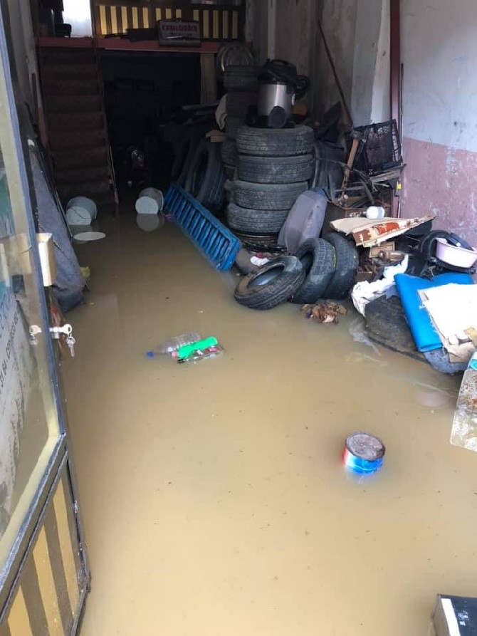 İyidere'de Şiddetli Yağış 15 İş Yerini Su Bastı 5
