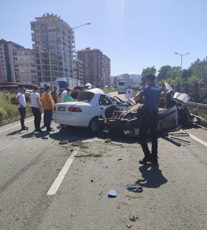 Rize'de Trafik Kazası 2 Ölü, 1 Ağır Yaralı 1
