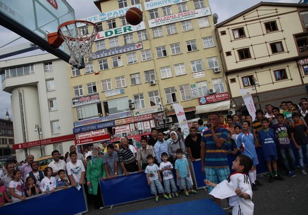 Rize'de Nefes Kesen Gösteri 60