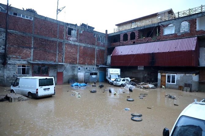 İçişleri Bakanı Soylu, Rize'deki sel bölgesinde incelemede bulundu 28