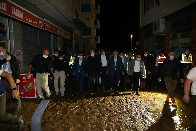 İçişleri Bakanı Soylu, Rize'deki sel bölgesinde incelemede bulundu 6