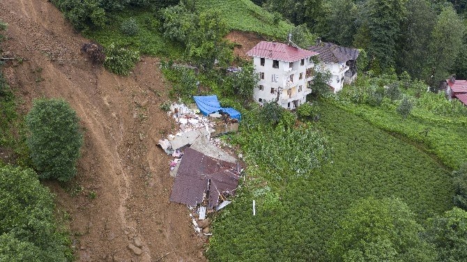 Rize'deki şiddetli yağışın ardından hasarın boyutu da ortaya çıkmay 17