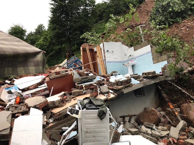 Rize'deki şiddetli yağışın ardından hasarın boyutu da ortaya çıkmay 18