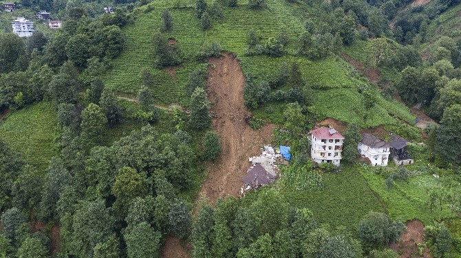 Rize'deki şiddetli yağışın ardından hasarın boyutu da ortaya çıkmay 20