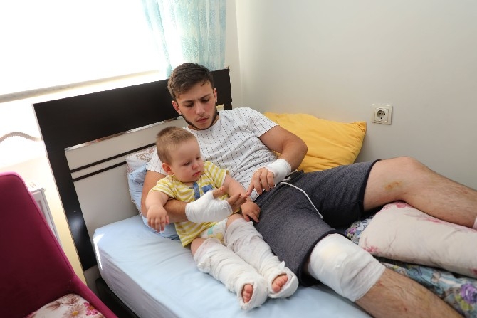 Rize'de Selde Duvarı Çöken Evde Yaralanan Genç, 1,5 Yaşındaki Karde 15