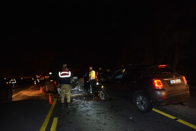 Gümüşhane'de iki otomobil çarpıştı: 1 ölü, 4 yaralı 2