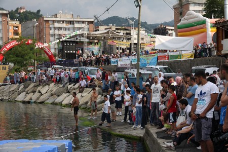 Rize'de Denizde Güç Gösterisi 9