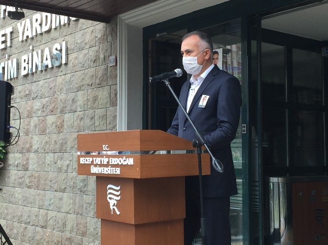RTEÜ'lü Öğretim Üyesi Prof. Dr. Turan Erdoğan Son Yolcuğuna Uğurlan 25