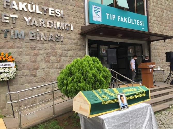 RTEÜ'lü Öğretim Üyesi Prof. Dr. Turan Erdoğan Son Yolcuğuna Uğurlan 54