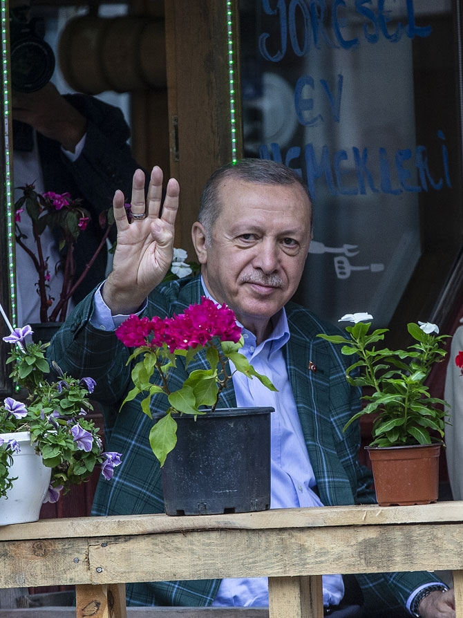 Cumhurbaşkanı Erdoğan Ayder Yaylasında incelemede 17