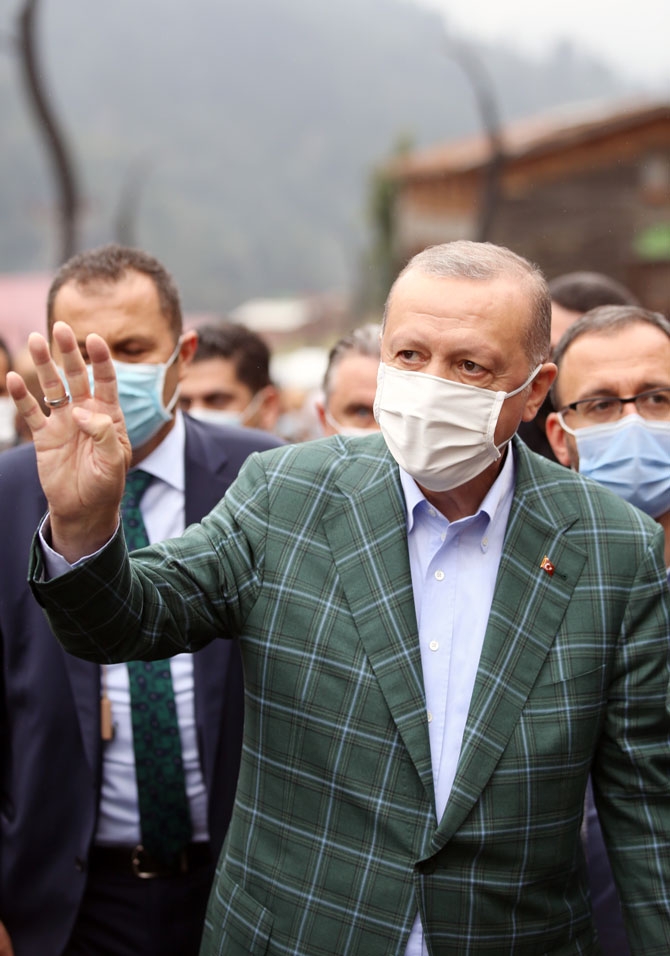 Cumhurbaşkanı Erdoğan Ayder Yaylasında incelemede 3