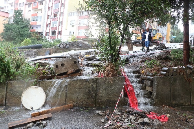 Trabzon'da sağanak hayatı olumsuz etkiledi 5