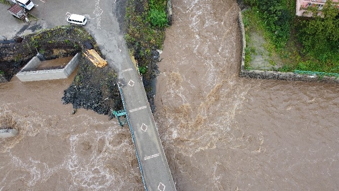 Samsun'da şiddetli yağış su baskınlarına yol açtı 20
