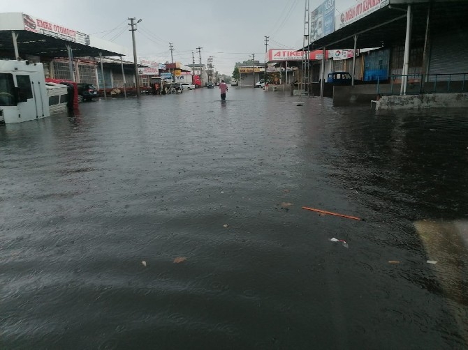 Samsun'da şiddetli yağış su baskınlarına yol açtı 3
