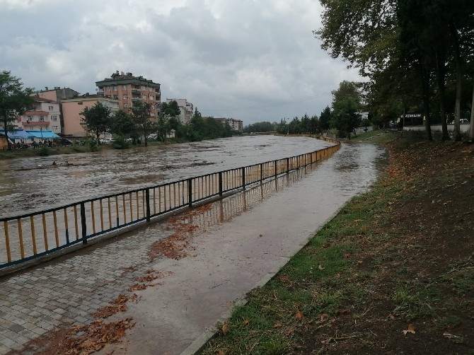 Samsun'da şiddetli yağış su baskınlarına yol açtı 31
