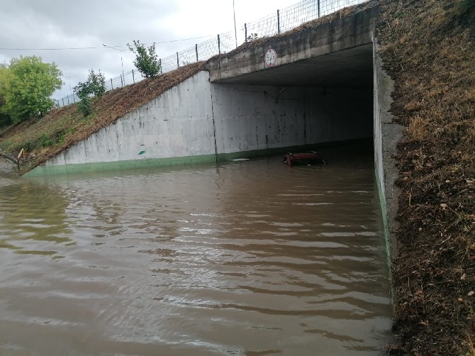 Samsun'da şiddetli yağış su baskınlarına yol açtı 6