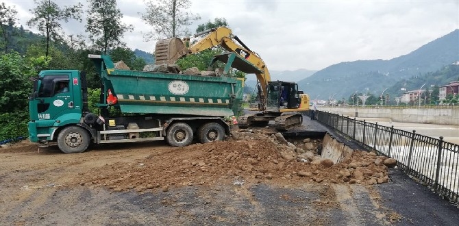 Aşırı Yağışlar Rize’de Hayatı Olumsuz Etkiledi 16