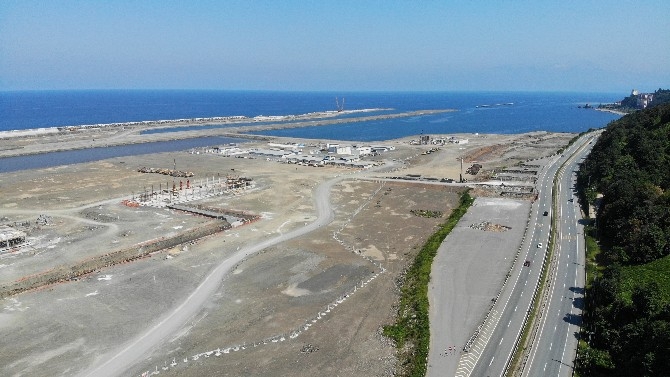 Vali Çeber: "Rize-Artvin Havalimanı inşaatı yüzde 76 seviyelerine g 4
