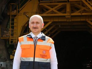 Bakan Karaismailoğlu, Salarha Tünelini Araçla Geçti