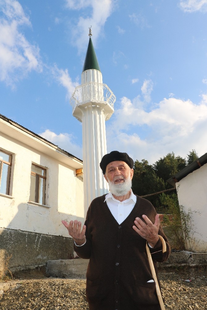 Caminin minaresi 500 kilometre mesafeden taşındı 11