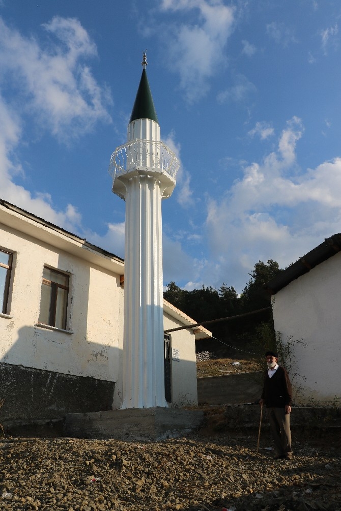 Caminin minaresi 500 kilometre mesafeden taşındı 8