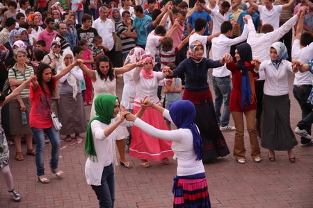 100 Bin Kişi Bu Şenlikleri İzledi – 3 121