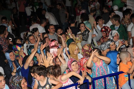 100 Bin Kişi Bu Şenlikleri İzledi – 3 138