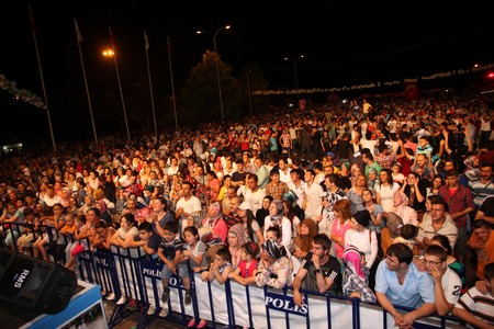 100 Bin Kişi Bu Şenlikleri İzledi – 3 139