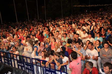 100 Bin Kişi Bu Şenlikleri İzledi – 3 156