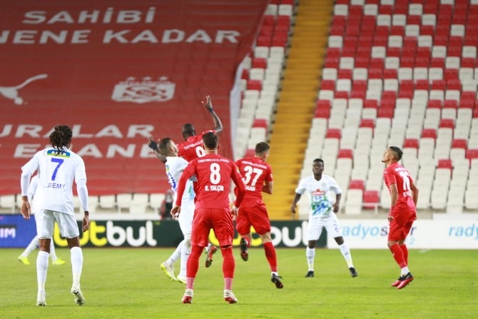 Demir Grup Sivasspor - Çaykur Rizespor Maçı Fotoğrafları 28