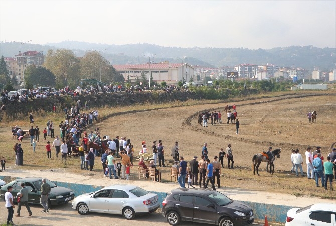 Cumhuriyet Bayramı Etkinlikleri Kapsamında At Yarışları Düzenlendi 19