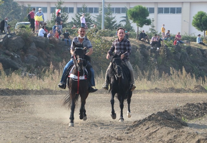 Cumhuriyet Bayramı Etkinlikleri Kapsamında At Yarışları Düzenlendi 23