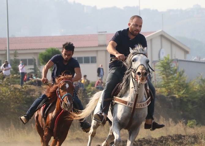 Cumhuriyet Bayramı Etkinlikleri Kapsamında At Yarışları Düzenlendi 26