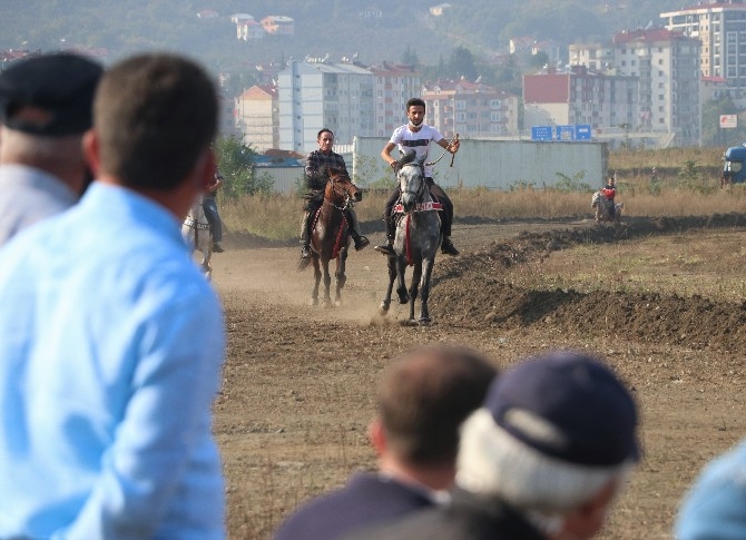Cumhuriyet Bayramı Etkinlikleri Kapsamında At Yarışları Düzenlendi 28
